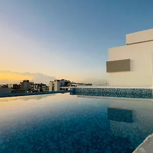 https://pavo-real-city-playa-del-carmen.quintano-roohotels.com